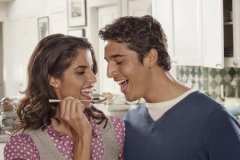 婚恋心理：12招让他爱你爱到骨子里(图)