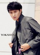 年末男生烫发图片 蓬松微卷更有型