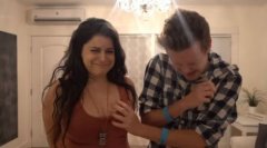 男同性恋体验摸妹子胸部