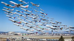 美摄影师捕捉百架飞机“齐飞”壮景(高清组图)