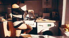 莫斯科两美女制作超美味GIF图 画面太美被网友疯转（图）