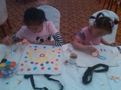 亲子共绘绿色家园 恒大帝景环保袋DIY欢乐举行