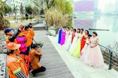 三八妇女节环卫女工展美姿