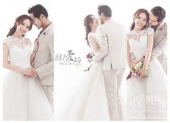 拍婚纱照哪个店好八月照相馆给你答案