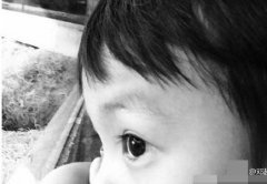 邓超儿子被赞暖男：为小花妹妹吹头发（组图）网友：等等背影好男神