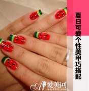 可爱个性美甲图片 挑一款代言色彩