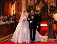 周杰伦英国婚礼昆凌婚纱唯美新生代女星婚纱照比美