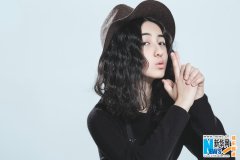 张子枫俏皮牛仔大片曝光 变身少女嬉皮士[组图]