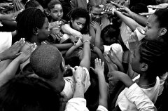 美摄影师图揭青少年暴力犯罪实录