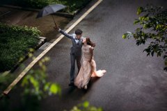 现场感的营造 仿纪实婚纱的多种拍摄方式