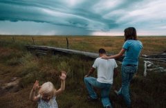 摄影师拍摄美国农民面临的困境