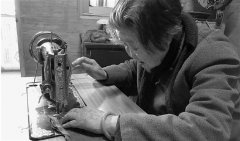 杭州88岁奶奶10多年送鞋垫 一针一线全是自己缝的(图)