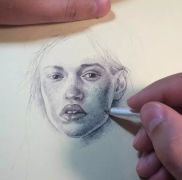 俄罗斯男子做娃娃 逼真到极致（8）