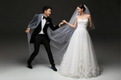 李茂弦子晒婚纱照 疑似奉子成婚