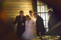 基里连科晒婚纱照自曝已婚 小腹隆起疑怀孕(图)