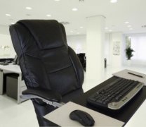  斜靠式站立办公桌