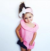 澳大利亚2岁萌娃时尚打扮走红网络