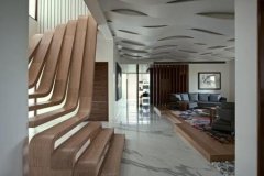  优雅的流线型木梯