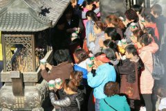 忻州三大免票景区人山人海秩序井然