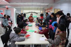 太原市南海街二社区：传承剪纸文化共迎新春佳节