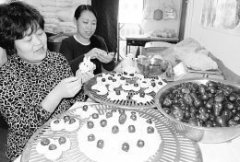 近年关 蒸年馍(图)