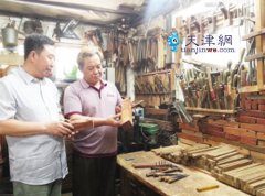 年近6旬辛老木匠建木工群 隔空传授DIY家居用品