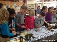 江南大学孔子学院进社区：外国人眼里的中国味