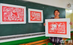 四川广安：美术教师剪纸作品庆祝抗战胜利70周年（图）