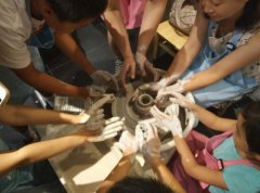 拉坯泥塑绘画 在这里轻松实现