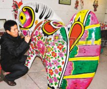 陕西凤翔泥塑名家马年“制马”4.5万个