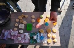 吉林财经大学学生用废油制作手工皂 减少地沟油危害