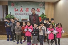 非遗传承走进梁溪社区课堂 工艺美术师教孩子捏惠山泥人(图)