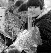 石家庄：看民俗买年货逛大街 感受浓浓的年味