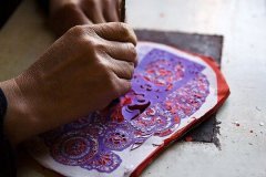 河北蔚县剪纸：市场化与时代潮流下的非遗