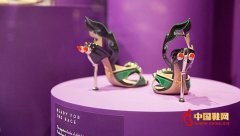 伦敦的V&A鞋履展：“蜈蚣精”当道