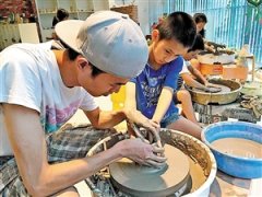 小朋友们玩泥巴 也能玩出高大上