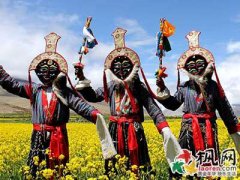 藏戏佩戴饰品的含义