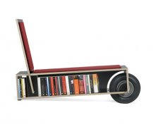  带轮子的长椅书架