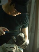 “玩银工房”掌门人钟维文银壶展开幕