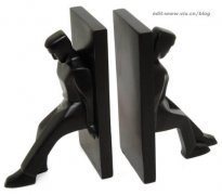  勤奋的CD架小人