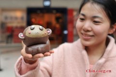 胶东手捏“包子猴”萌态十足贺新春