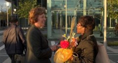 美国议员中期选举如何拉选票