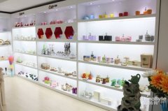 恋家家饰创意家居生活馆品种齐全任君选择