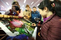 民间艺术现场表演素描