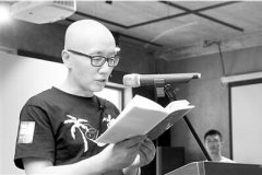 诗歌出版不易 让诗人“撞上一场热闹”