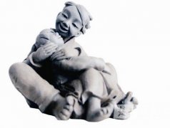 襄阳有个美女“泥人张” 泥巴入手皆成了像