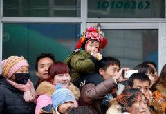 宝鸡难得一见“虎头帽”200元一个卖的俏