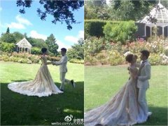 吴奇隆刘诗诗婚纱照曝光 穿白色礼服互动亲密