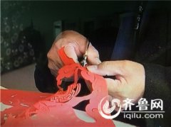 滨州博兴剪纸艺人 剪出“猴娃献瑞”贺新春