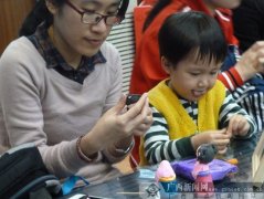 广西博物馆开启粘土汉服手工制作活动